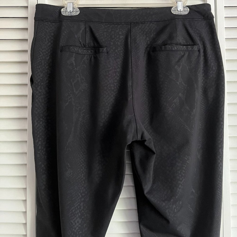 Lululemon Jet Crop *Full-On Luon Desert Snake Deep Coal Black fit size 10 rare - Picture 6 of 9